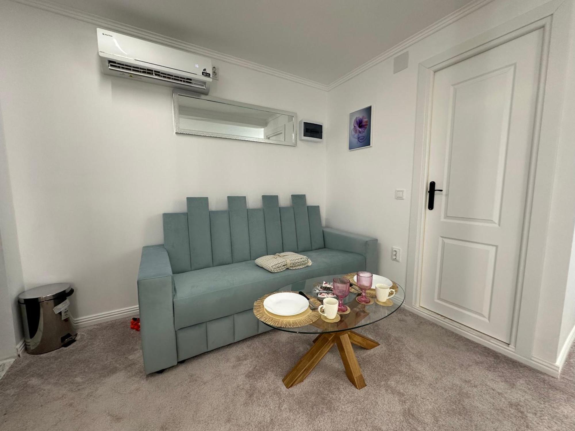 Elegant Escape Central Studio Craiova Exterior photo