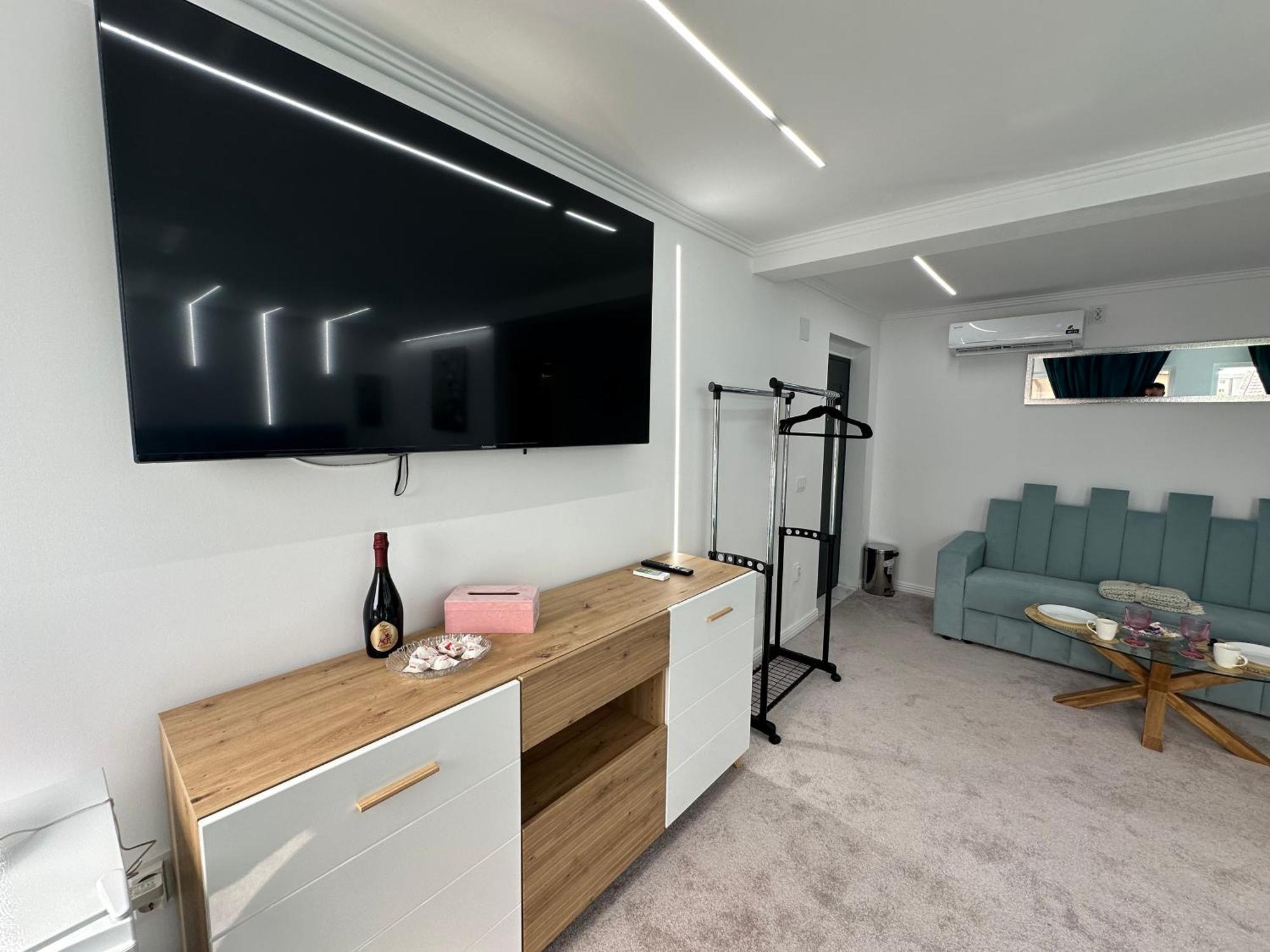 Elegant Escape Central Studio Craiova Exterior photo
