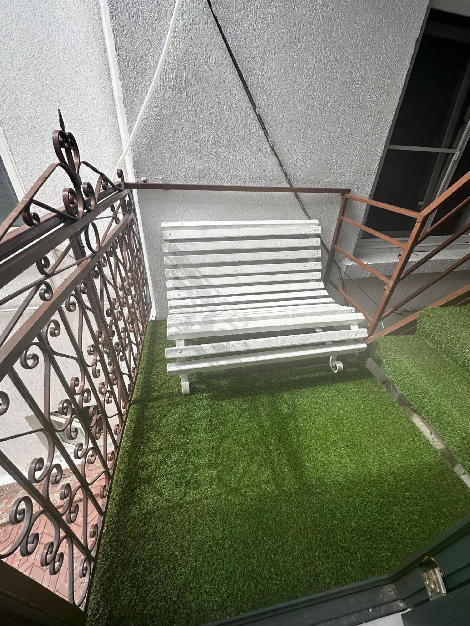 Elegant Escape Central Studio Craiova Exterior photo